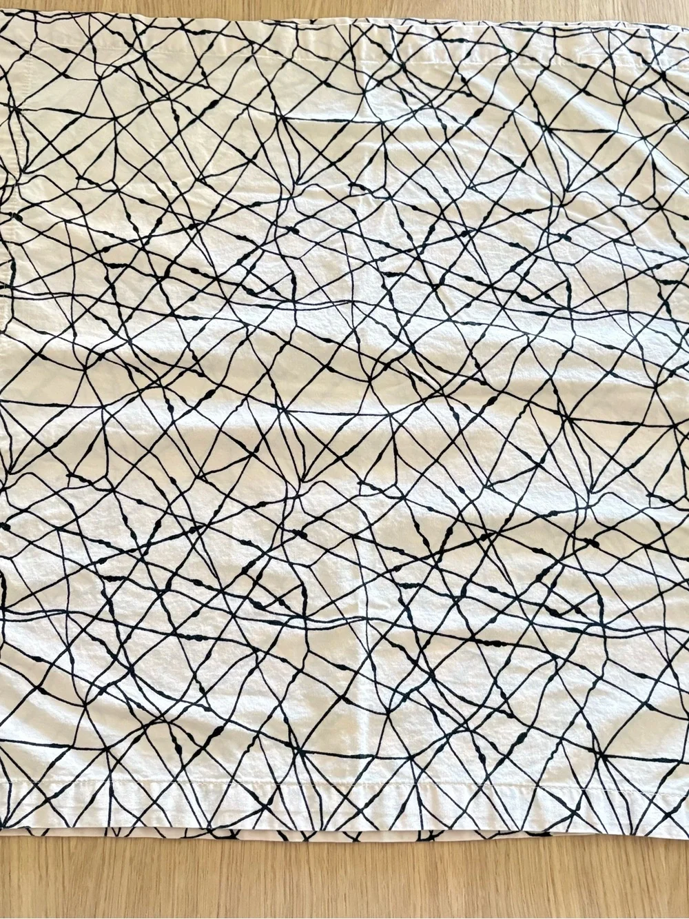 Crate & Barrel Vintage Akira Cloth Napkins Geometric Color Set of 4 Cream Black